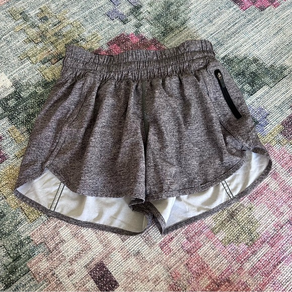 Lululemon gray Tracker shorts size 4 - Picture 1 of 3